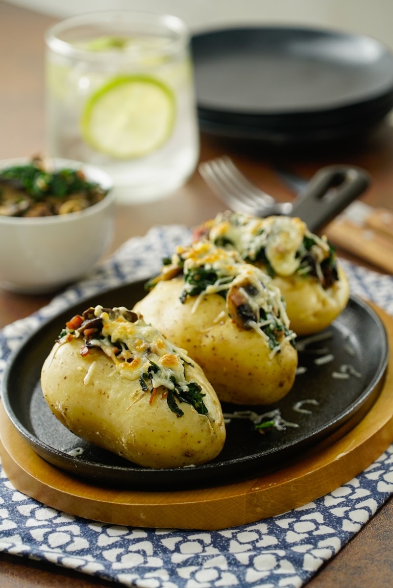 Papa al horno con champiñones