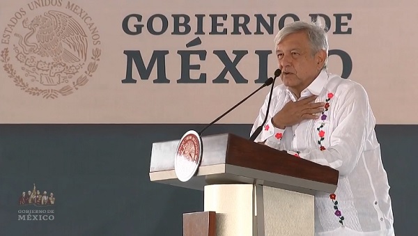 Pide AMLO ayuda para empujar “elefante reumático”