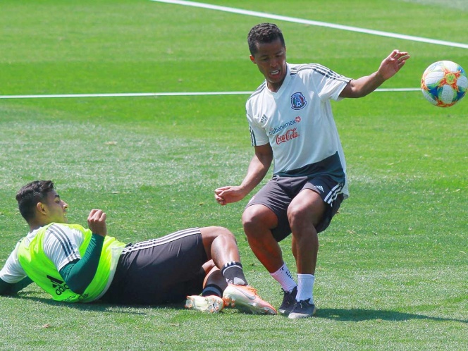 Giovani Dos Santos sorprende en práctica del Tricolor