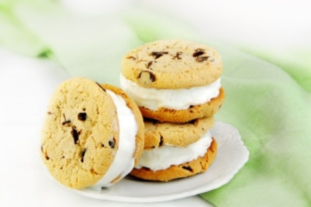 Galletas rellenas de helado