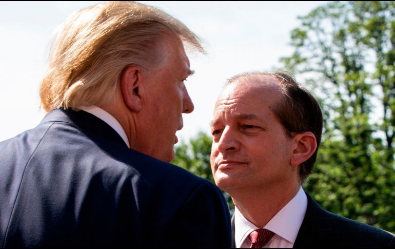 Dimite Alex Acosta, secretario de Trabajo de EU