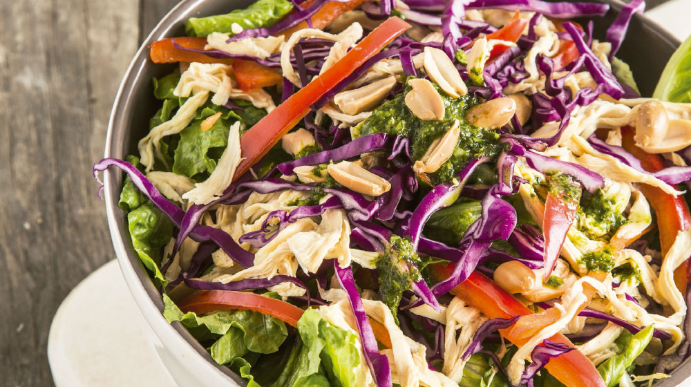 Ensalada oriental con aderezo de cilantro