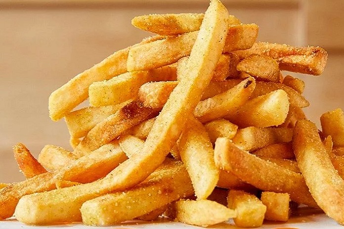 Adolescente queda ciego y sordo por comer papas fritas y salchichas