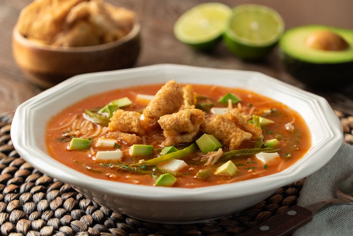 Sopa de fideo con nopales