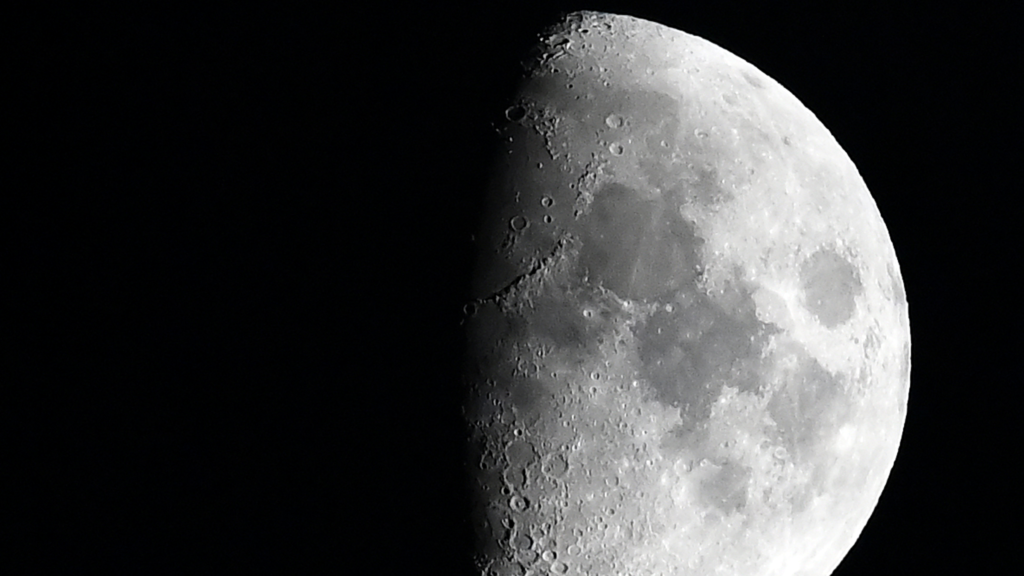 Por cambios en la luna, el mundo se inunda