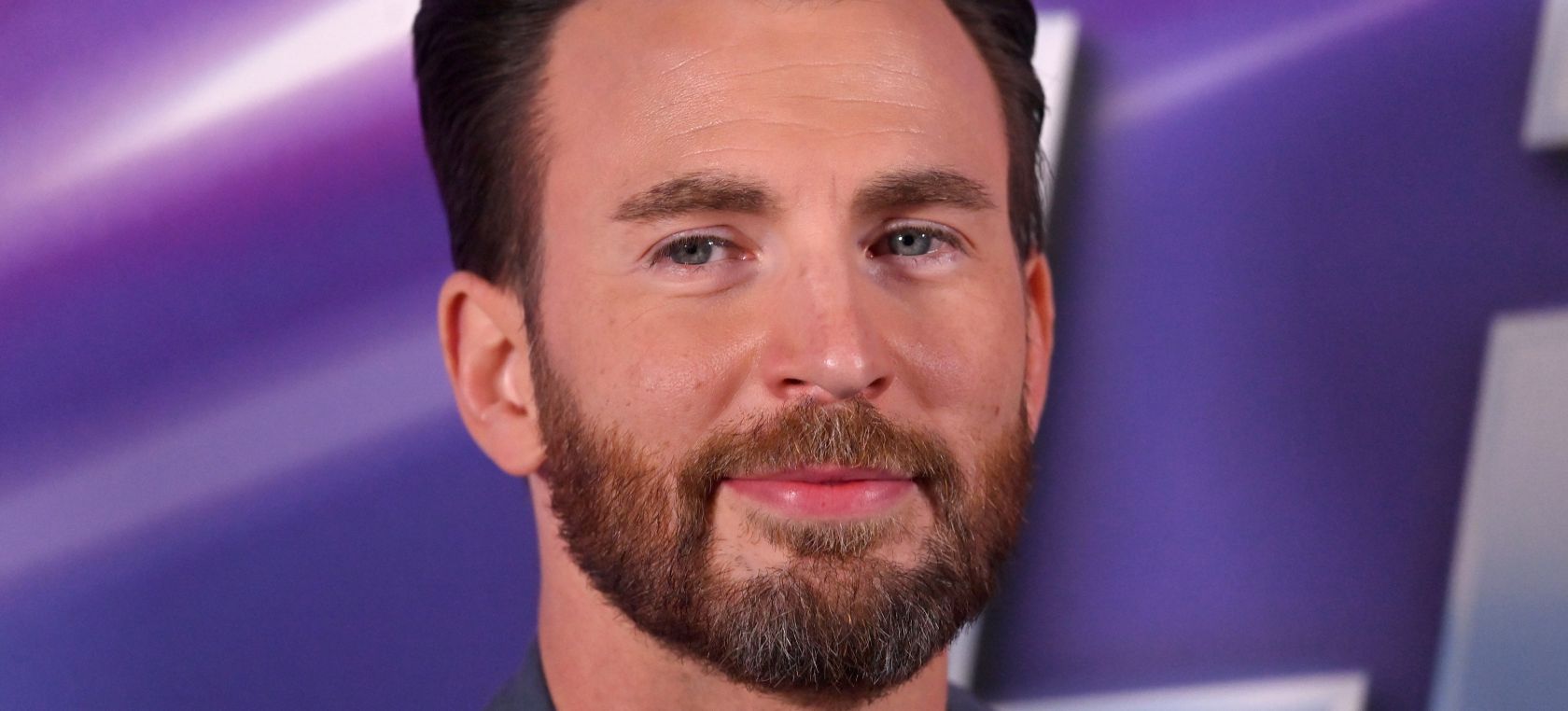 Chris Evans sigue soltero y busca el amor